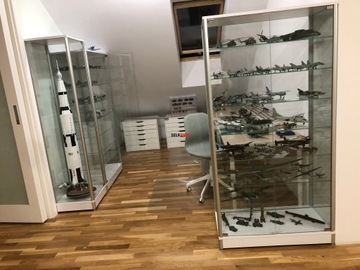 СТЕКЛЯННАЯ ВИТРИНА 80/190 + ЗАМОК ДЛЯ МОДЕЛЕЙ