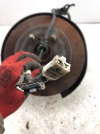 фото thumb №3, Toyota chr поворотний кулак ступиця правий задня