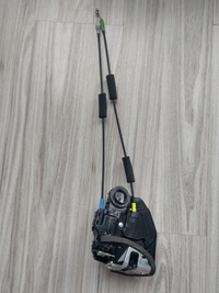 фото thumb №1, Замок дверь правые зад toyota corolla e21 sedan 19-