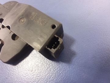 фото thumb №4, Peugeot 607 замок кришки багажника 9653831780