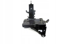 Купить Основание под аккумулятор toyota yaris 3 рестайлинг  1.5 бензин 2017-2019 год, фото thumb