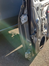 фото thumb №7, Петля с дверь правый перед toyota yaris ii оригинальный номер