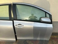 фото thumb №9, Двері праве перед + задня toyota yaris 2