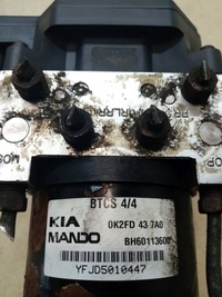 фото thumb №8, Насос abs kia carens ii 2.0 crdi