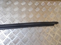 Молдинг уплотнитель перед правый opel insignia a 10r 2.0 универсал 13228100 11133 в Украине, фото thumb