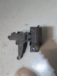 фото thumb №1, Renault twingo ii 1.0 1.1 кронштейн подушка двигателя