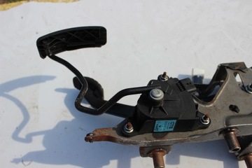 фото thumb №1, Renault clio iii 1.2 tce 2011 r - педаль газа 8200297342