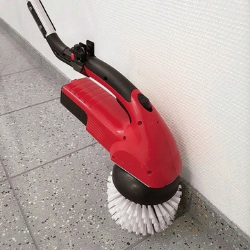 Cleanfix Scrubby, маленькая, компактная, легкая ручная поломоечная машина с аккумулятором и насадкой.