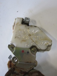 фото thumb №3, Замок дверь передний правый nissan vanette 2000r