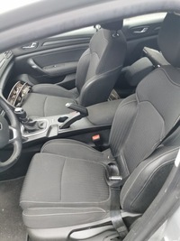 фото thumb №1, Renault megane iv хэтчбек сиденья задние заднее сиденье сиденья салон обивка