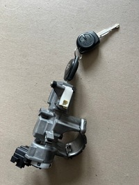 фото thumb №1, Suzuki swift mk8 1.2b замок запалювання ключі ключі