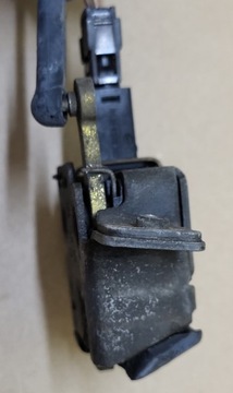 фото thumb №11, Замок задньої кришки багажника зад штекер bmw 5 e34 sedan оригінальний номер