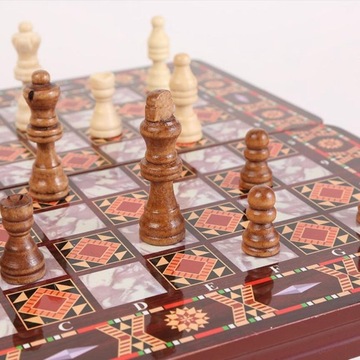 Деревянные шахматы. Шахматная игра ручной работы.