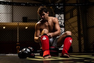 ЭЛАСТИЧНЫЕ ЗАЩИТЫ ДЛЯ ГОЛЕНИ RED SHIN DBX BUSHIDO M