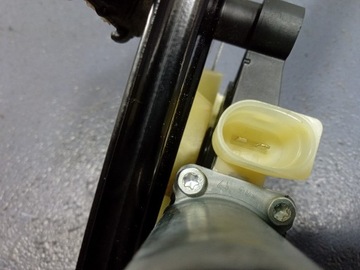 фото thumb №5, Porsche panamera 971 двигунчик підйомник вікна зад правий 971839402a