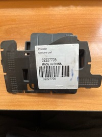 фото thumb №1, Праве кронштейн радара polestar 32227705