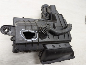 фото thumb №8, Корпус фільтра повітря + витратомір 04l906461b vw arteon 5qf129607d