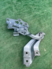 фото thumb №5, Петля правые левый капота mercedes c класс w206 2021- a2068803901 a2068803801