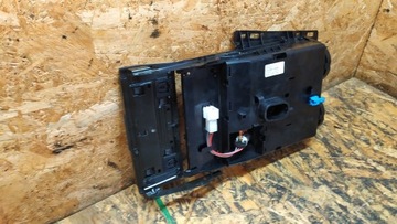 фото thumb №7, Mercedes e w212 рестайлинг бардачок туннель средний a2126809750