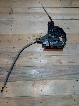 фото thumb №1, Mercedes w205 w213 222 замок двері правий зад 4 pin