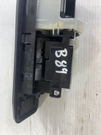 фото thumb №6, Mercedes w206 21r мікровимикач ручка кришки багажника a0997502400