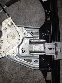 фото thumb №6, Механизм стёкла правые перед mercedes w203 c класс