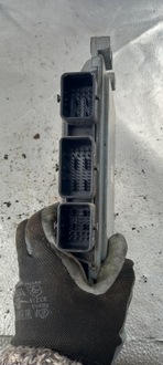 фото thumb №3, Бортовой компьютер двигателя renault clio iii 07r 8200522357