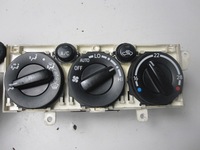 фото thumb №1, Панель кондиционера toyota avensis 01r