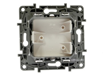 LEGRAND NILOE Крышка рамы белая 665195