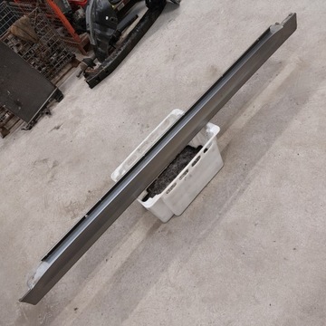 фото thumb №1, Subaru impreza iii 3 планка накладка порогова права 12792001