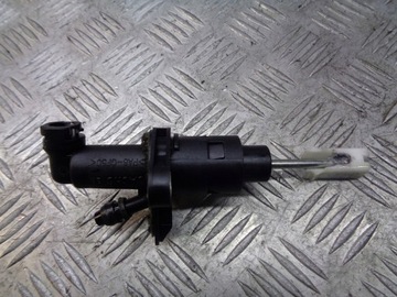 фото thumb №1, Помпа зчеплення vw fox 1.2 6q0721388d