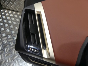 фото thumb №13, Bmw ix i20 панель роздавальна консоль шкіра castanea 9631809 9630343