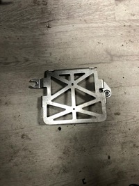 фото thumb №5, Mercedes r232 amg кронштейн защита ecu 2325455601