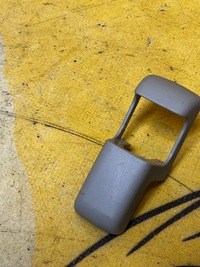 фото thumb №1, Захист заглушка кронштейни ременів безпеки перед toyota hilux viii 8