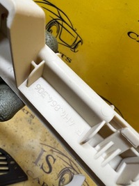 фото thumb №4, Направляющая шторка багажника правая audi a8 d4 long