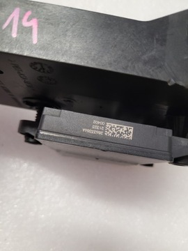 фото thumb №8, Ford kuga mk3 втулка стабілізатора радар дистронік acc lb5t-9g768-ab кріплення lj6t98853