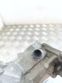 фото thumb №8, Opel astra j 2011 кронштейн / кронштейн фільтра оливи