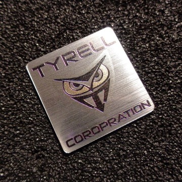 Наклейка с логотипом Tyrell Corporation 468c