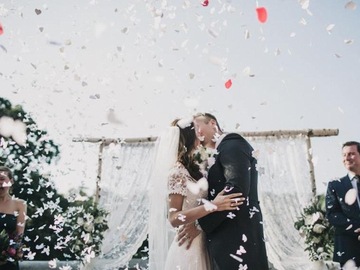 WHITE HEARTS CONFETTI ТРУБКИ 40 см 4 шт.