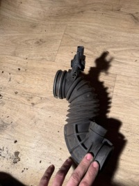 фото thumb №1, Труба воздухозаборник воздуха toyota avensis 17881-od200