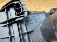 фото thumb №10, Корпус фільтра повітря toyota prius iv 1.8h 17812-21040 17701-37230 2015-