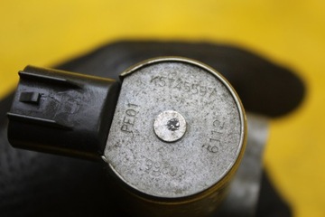 фото thumb №5, Клапан датчик масла k5t45597 mazda 3 cx5 2.0b pe01