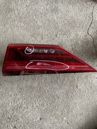 фото thumb №1, Лампа зад правая audi q3 повреждённая