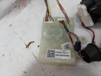 Tesla model y 2023r шланг заряджання блок керування кришка комплект 1537264-20-b в Україні, фото thumb