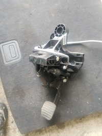 фото thumb №1, Педаль зчеплення trafic iii 465038677r