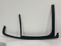 фото thumb №1, Резиновый прокладка дверь alfa romeo giulia 952 2017 50545067