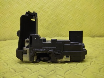 фото thumb №4, Opel zafira b замок дверь правые зад 13210739