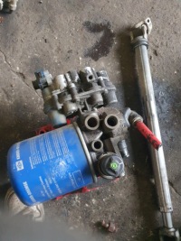 Купити Осушувач повітря клапан iveco trakker, фото thumb