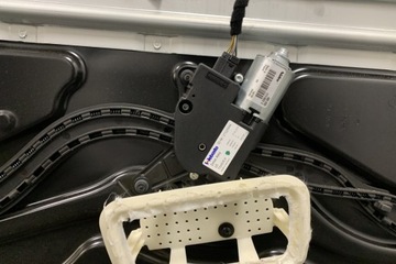 фото thumb №11, Люк bmw 5 f10 7316535 3.0l бензин 225kw 2014