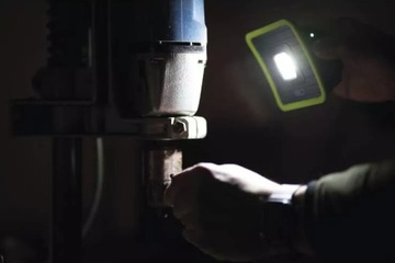 Рабочая лампа со светодиодным прожектором 1000 лм, складная.
